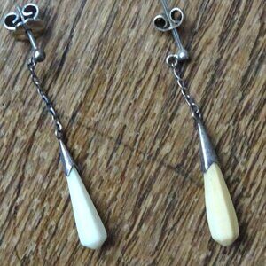 Bone Dangling Earrings Vintage 1980s